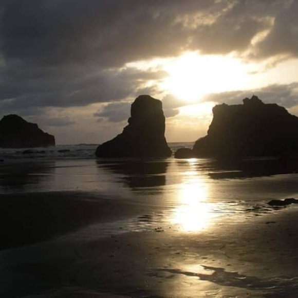 Meet your Posher, Amanda - Picture 1 of 2